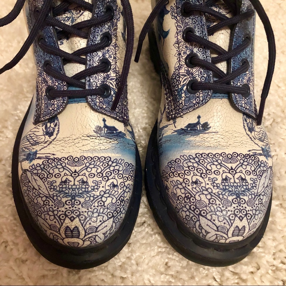 Dr. Martens Willow Cristal Suede - Picture 3 of 8
